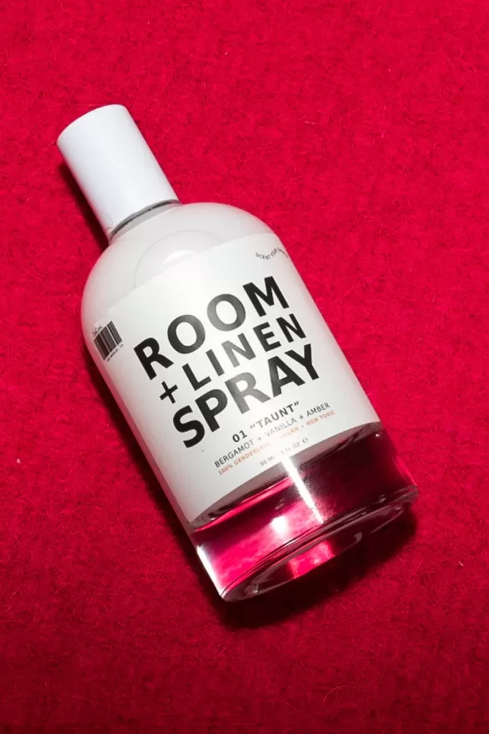 Candles & Scents | DEDCOOL Room And Linen Spray Taunt 01