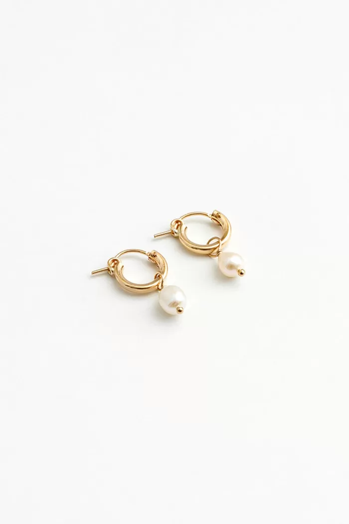 Earrings | WOLF CIRCUS Small Pearl Hoop Earrings Gold