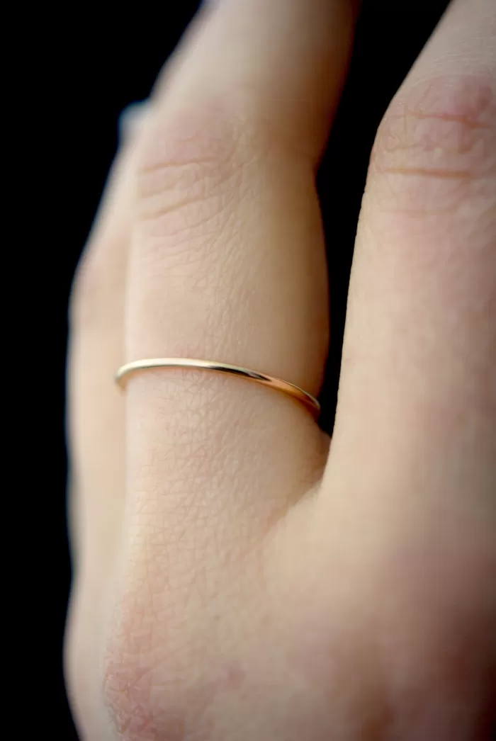 Rings | HANNAH NAOMI Smooth Medium Stacking Ring Gold